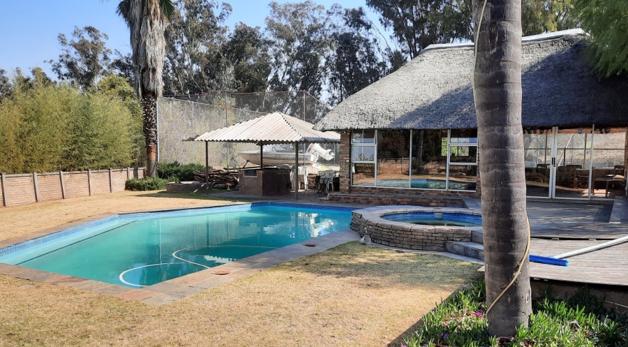 4 Bedroom Property for Sale in Holfontein Gauteng