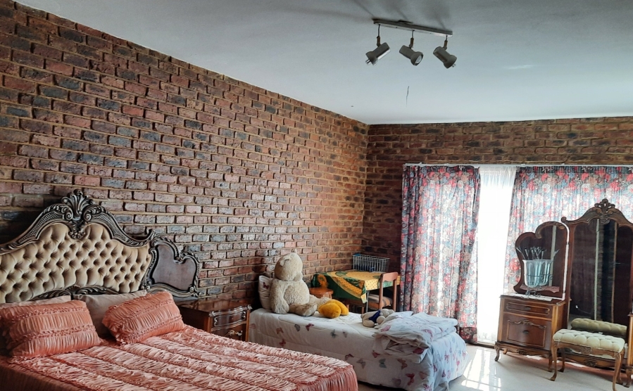 4 Bedroom Property for Sale in Holfontein Gauteng