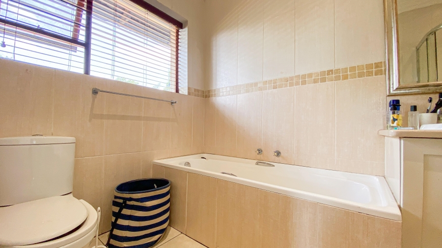 To Let 5 Bedroom Property for Rent in Bryanston Gauteng