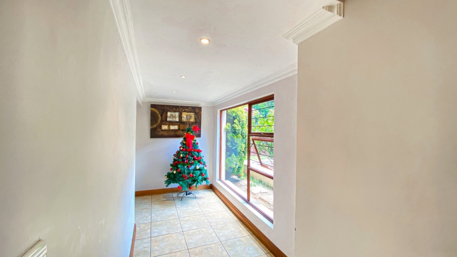 To Let 5 Bedroom Property for Rent in Bryanston Gauteng