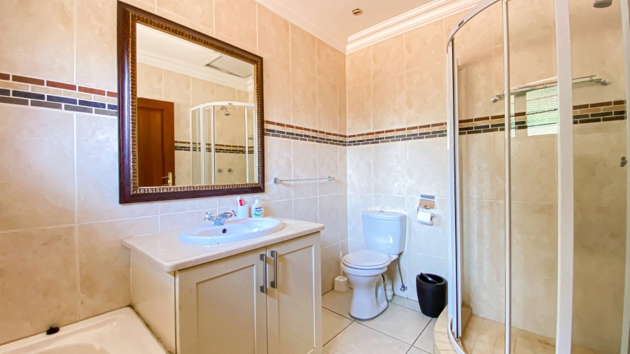 To Let 5 Bedroom Property for Rent in Bryanston Gauteng