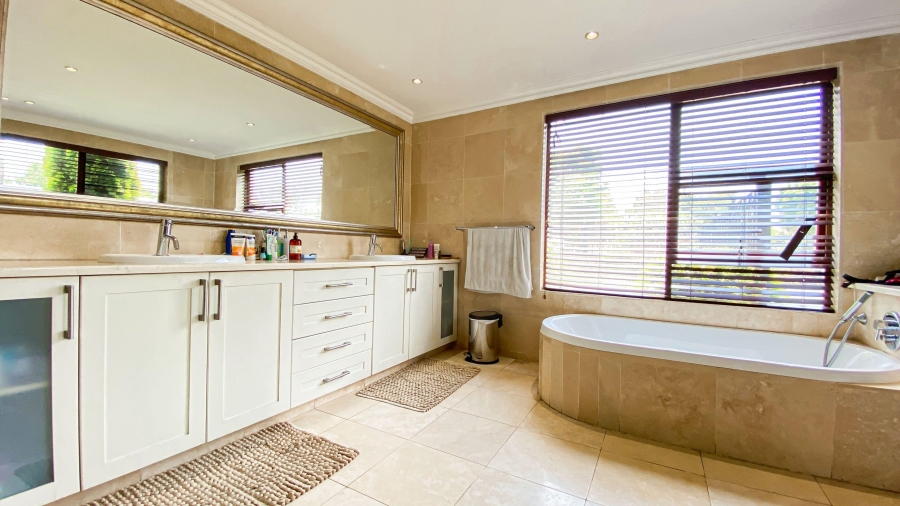 To Let 5 Bedroom Property for Rent in Bryanston Gauteng