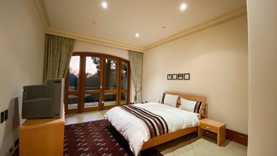 To Let 7 Bedroom Property for Rent in Hyde Park Gauteng