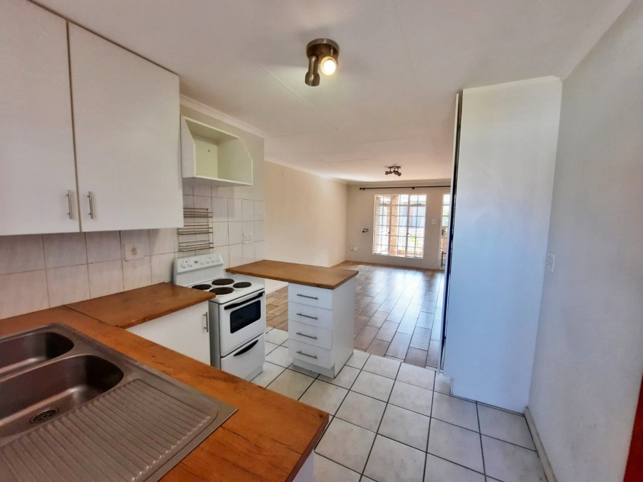To Let 2 Bedroom Property for Rent in Elardus Park Gauteng