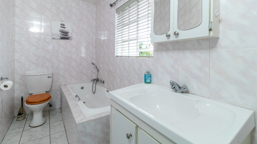 2 Bedroom Property for Sale in North Riding Gauteng