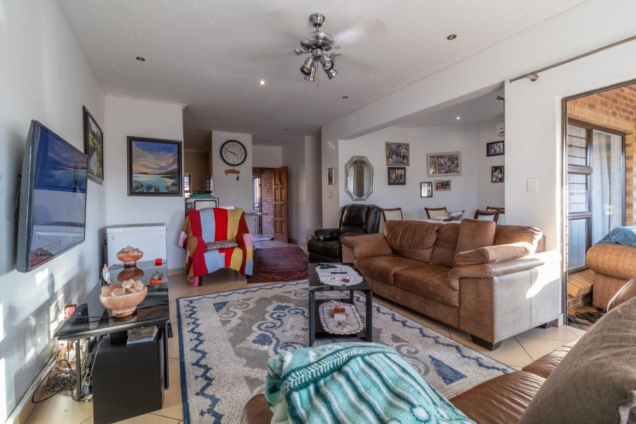 2 Bedroom Property for Sale in Liefde en Vrede Gauteng