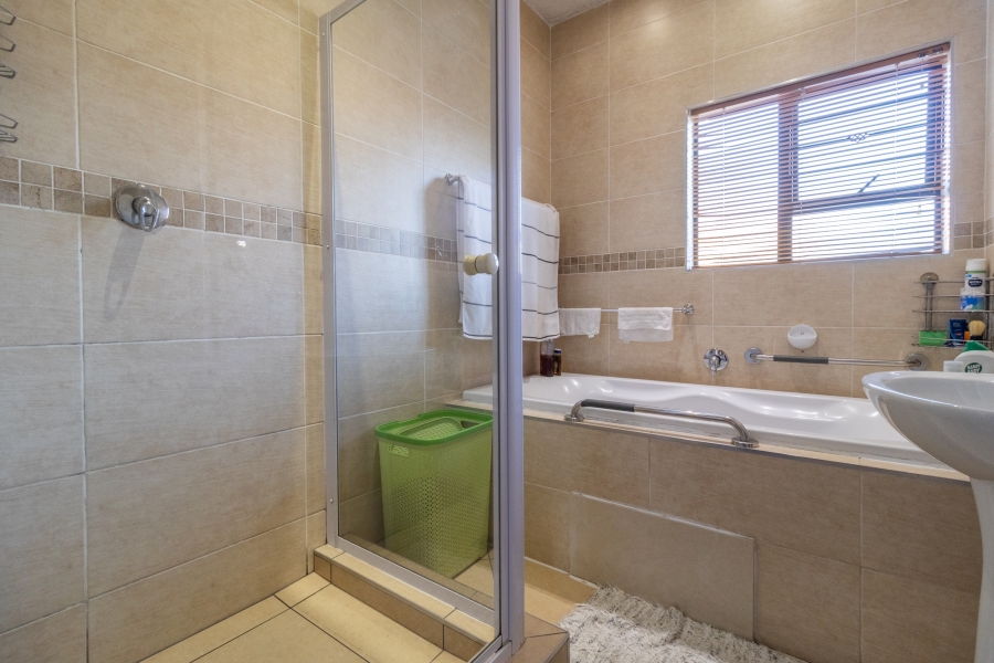 2 Bedroom Property for Sale in Liefde en Vrede Gauteng