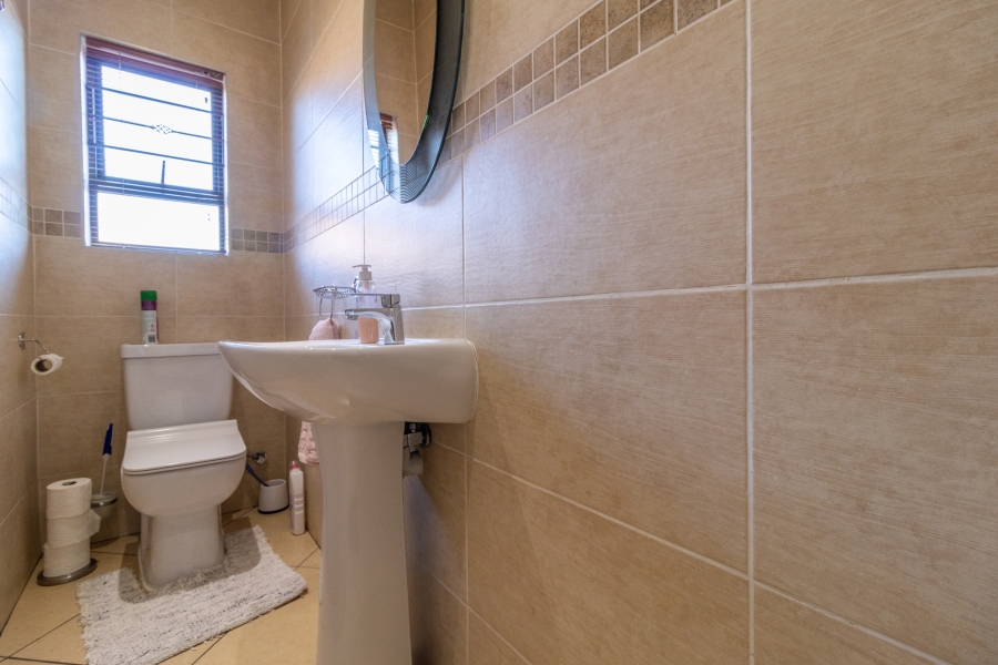 2 Bedroom Property for Sale in Liefde en Vrede Gauteng