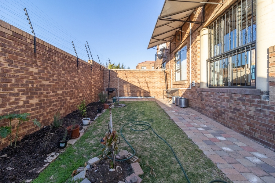 2 Bedroom Property for Sale in Liefde en Vrede Gauteng