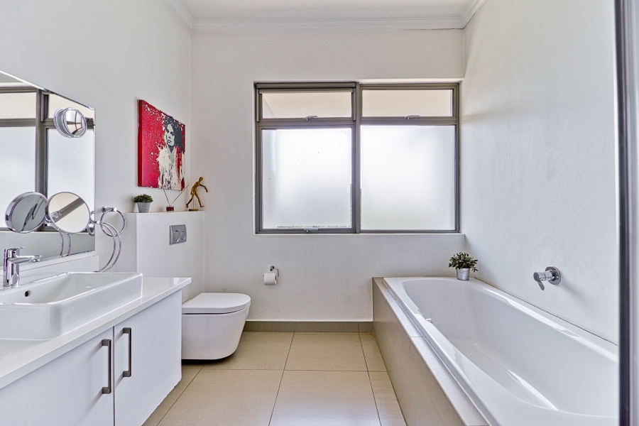 To Let 4 Bedroom Property for Rent in Helderfontein Estate Gauteng