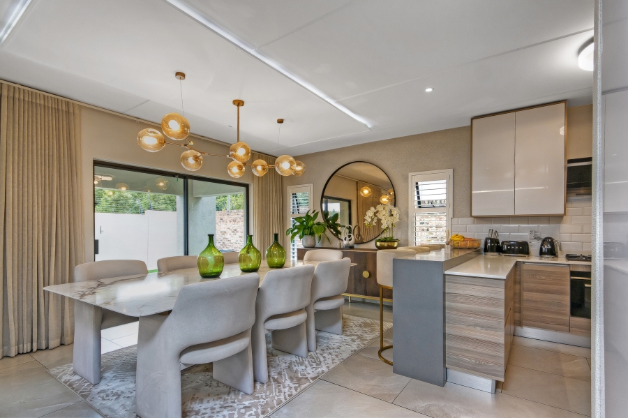 4 Bedroom Property for Sale in Crowthorne AH Gauteng