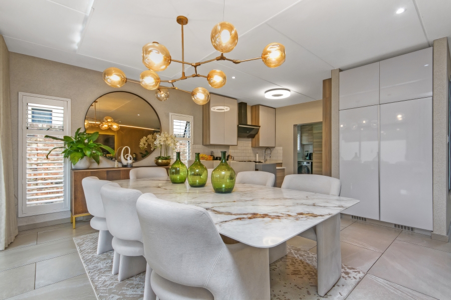 4 Bedroom Property for Sale in Crowthorne AH Gauteng