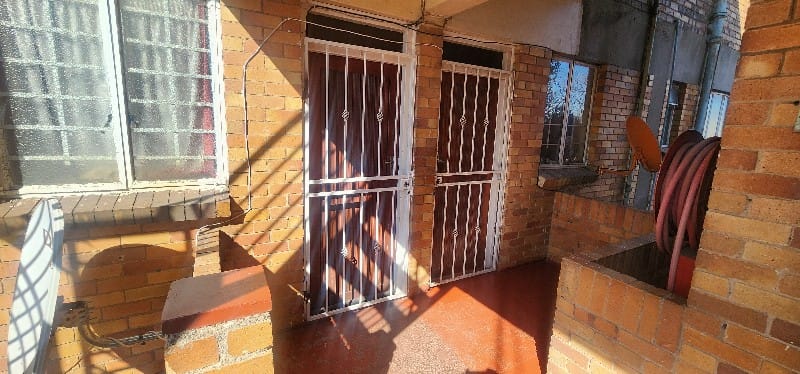 16 Bedroom Property for Sale in Yeoville Gauteng
