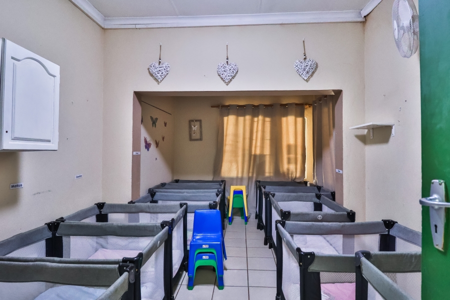 6 Bedroom Property for Sale in Pierre Van Ryneveld Gauteng