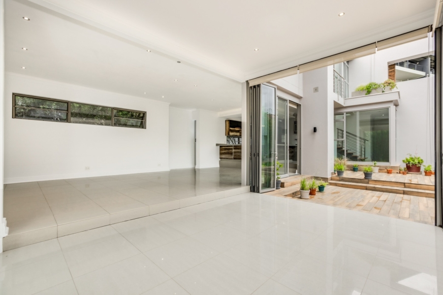 4 Bedroom Property for Sale in Helderfontein Estate Gauteng