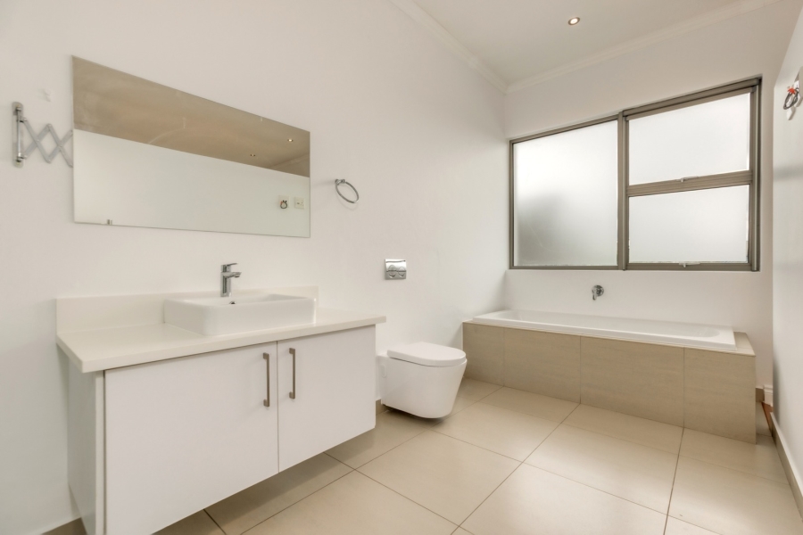 4 Bedroom Property for Sale in Helderfontein Estate Gauteng