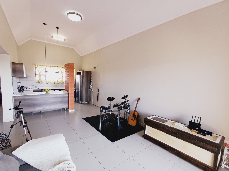 To Let 2 Bedroom Property for Rent in The Hills Game Reserve Estate Gauteng