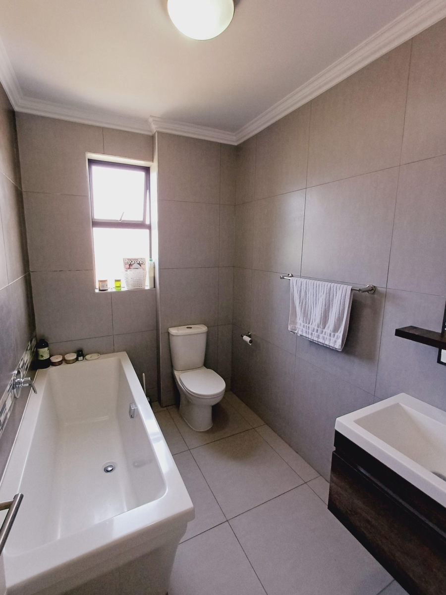 To Let 2 Bedroom Property for Rent in The Hills Game Reserve Estate Gauteng