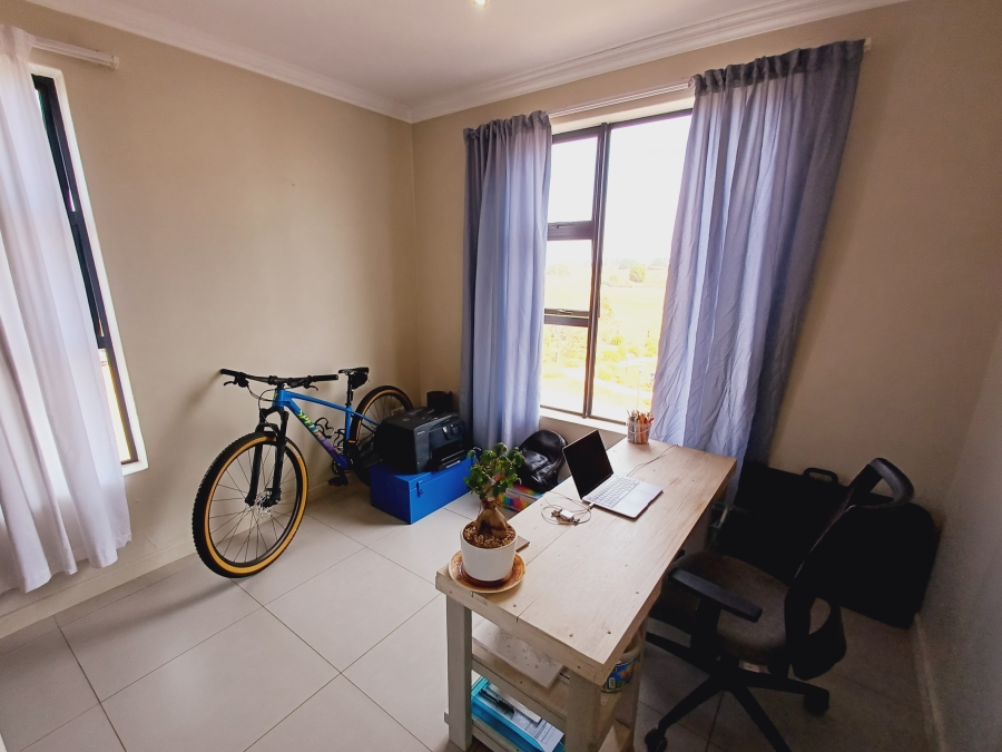 To Let 2 Bedroom Property for Rent in The Hills Game Reserve Estate Gauteng