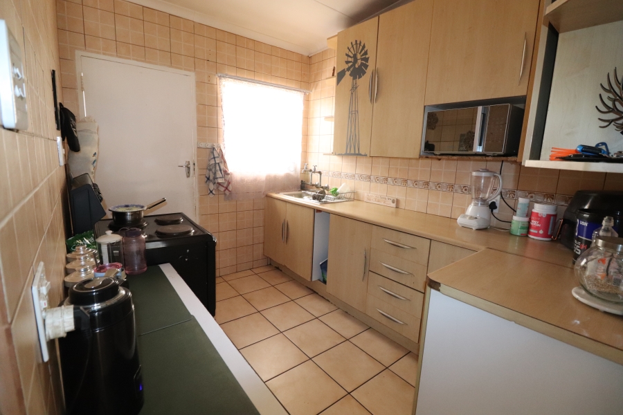 To Let 2 Bedroom Property for Rent in Edleen Gauteng