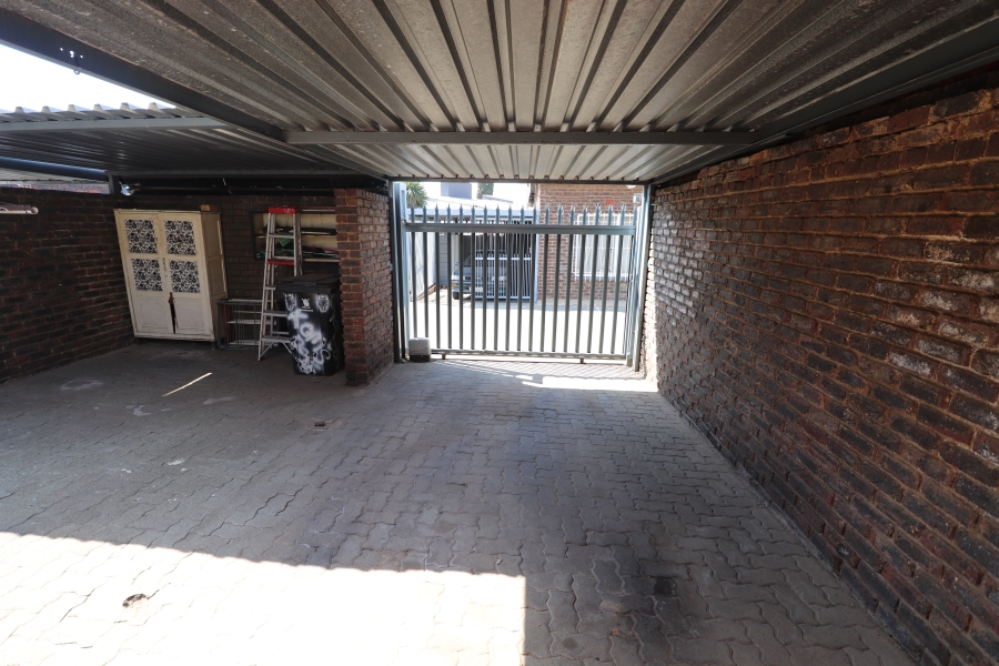 To Let 2 Bedroom Property for Rent in Edleen Gauteng