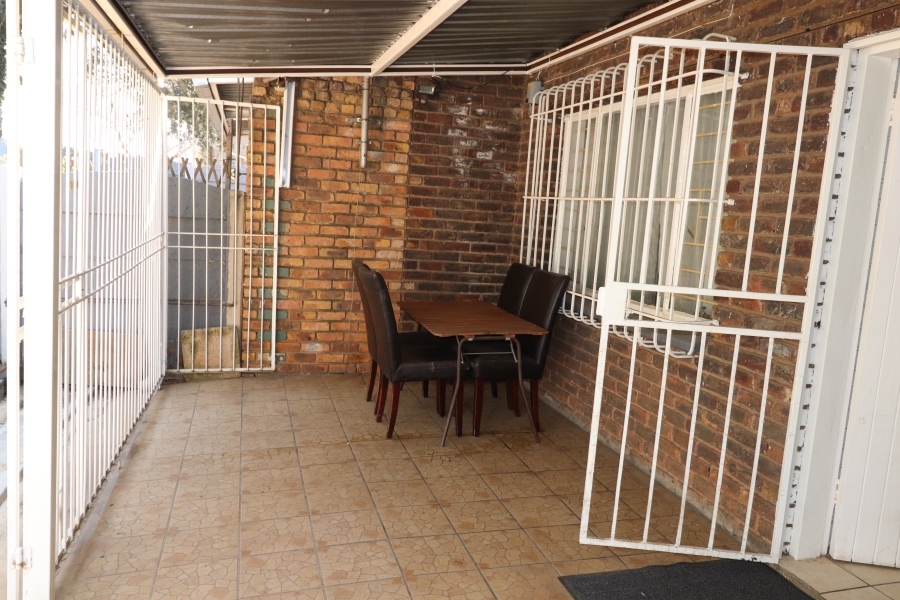 To Let 2 Bedroom Property for Rent in Edleen Gauteng