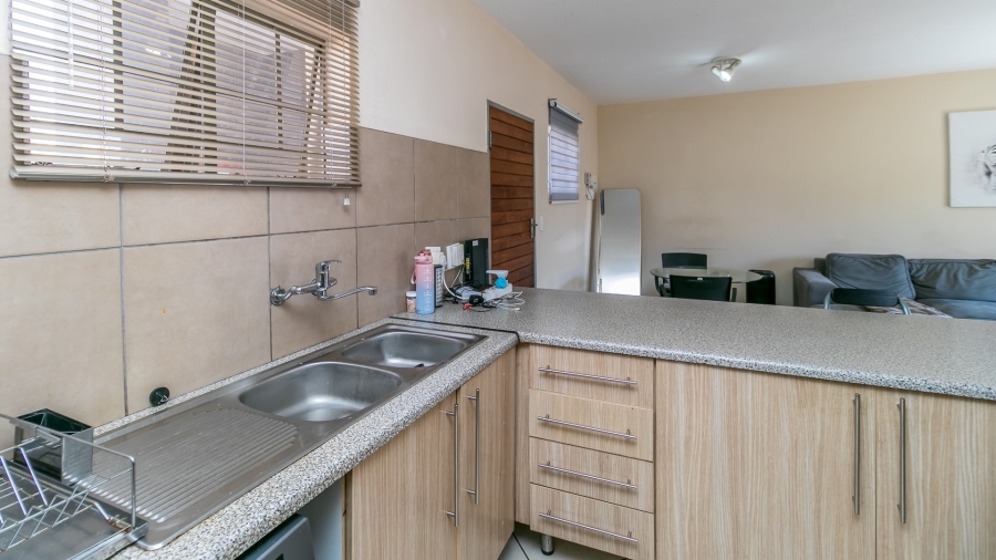 2 Bedroom Property for Sale in Noordwyk Gauteng