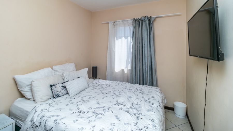 2 Bedroom Property for Sale in Noordwyk Gauteng
