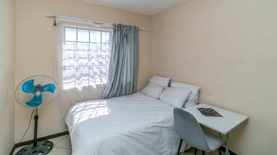 2 Bedroom Property for Sale in Noordwyk Gauteng