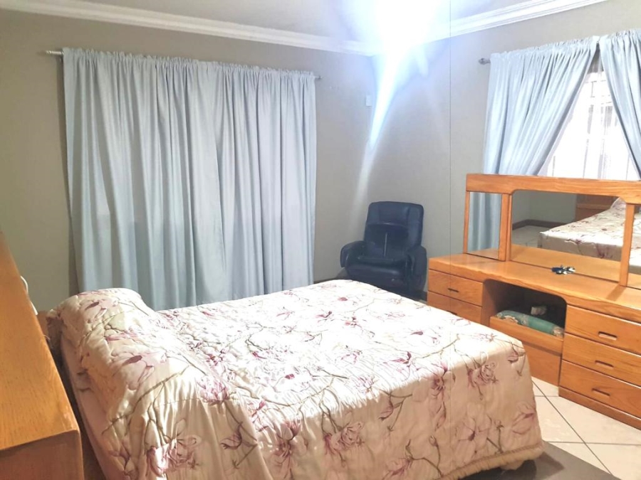 10 Bedroom Property for Sale in Kenleaf Gauteng