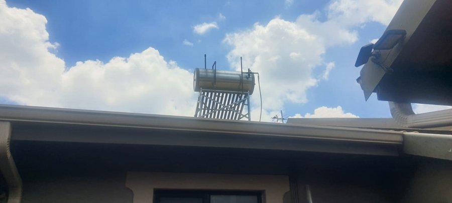 10 Bedroom Property for Sale in Kenleaf Gauteng
