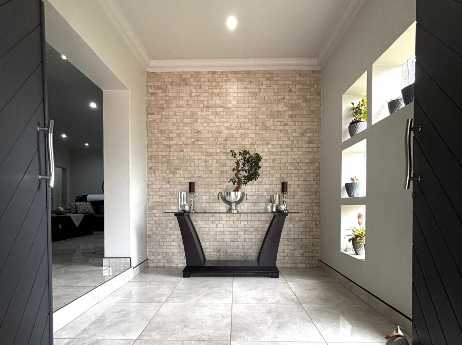 10 Bedroom Property for Sale in Kenleaf Gauteng