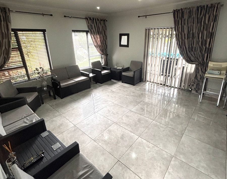10 Bedroom Property for Sale in Kenleaf Gauteng