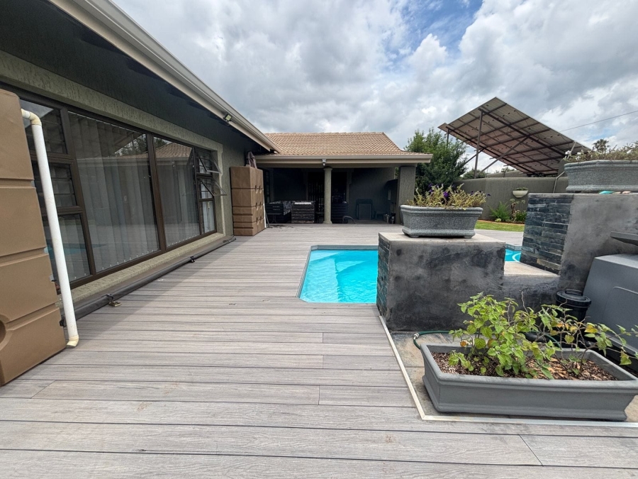 10 Bedroom Property for Sale in Kenleaf Gauteng