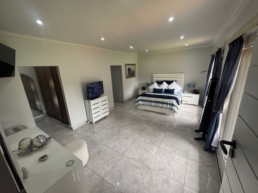 10 Bedroom Property for Sale in Kenleaf Gauteng