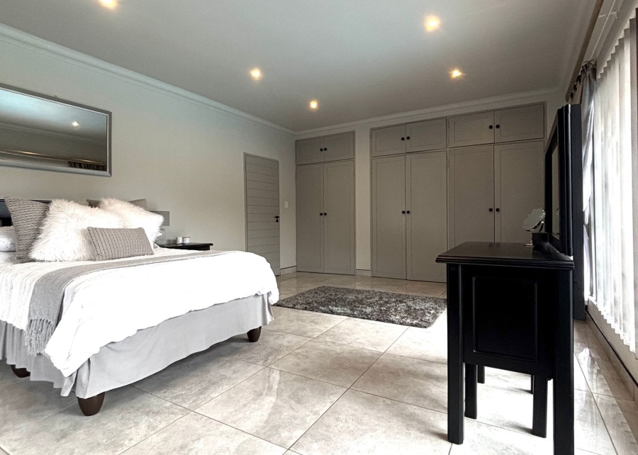 10 Bedroom Property for Sale in Kenleaf Gauteng