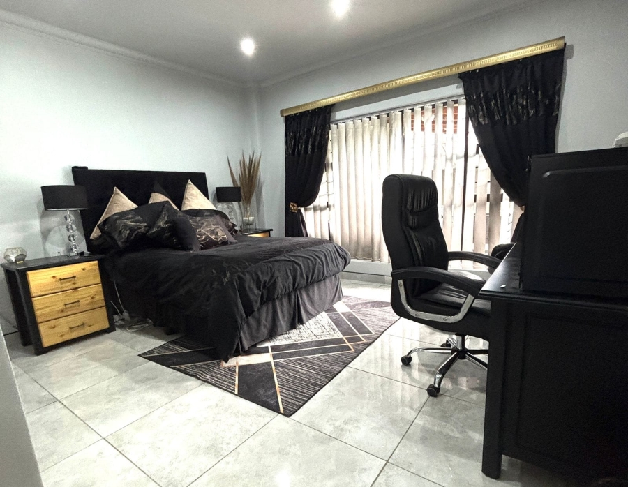 10 Bedroom Property for Sale in Kenleaf Gauteng
