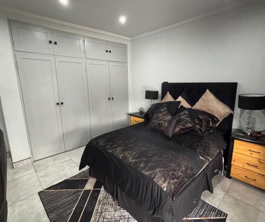 10 Bedroom Property for Sale in Kenleaf Gauteng