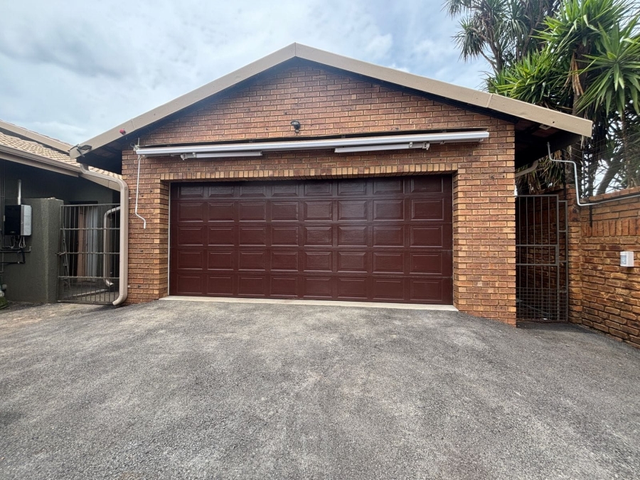 10 Bedroom Property for Sale in Kenleaf Gauteng