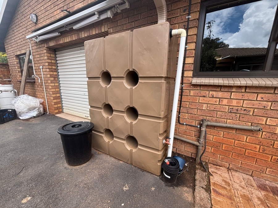 10 Bedroom Property for Sale in Kenleaf Gauteng