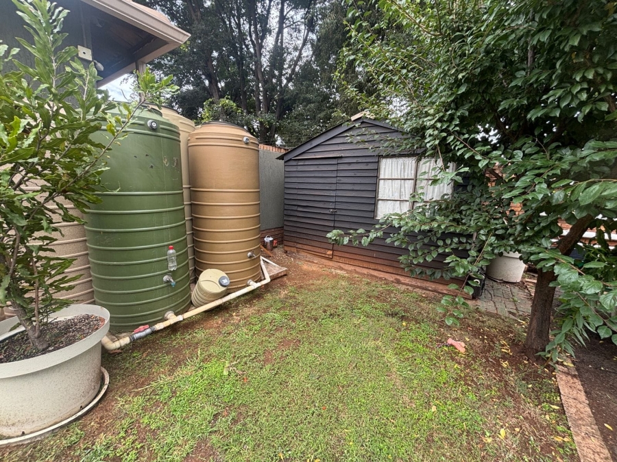 10 Bedroom Property for Sale in Kenleaf Gauteng