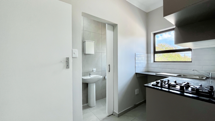 To Let 1 Bedroom Property for Rent in Kew Gauteng