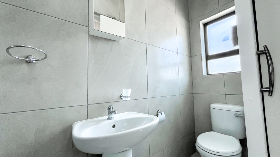 To Let 1 Bedroom Property for Rent in Kew Gauteng