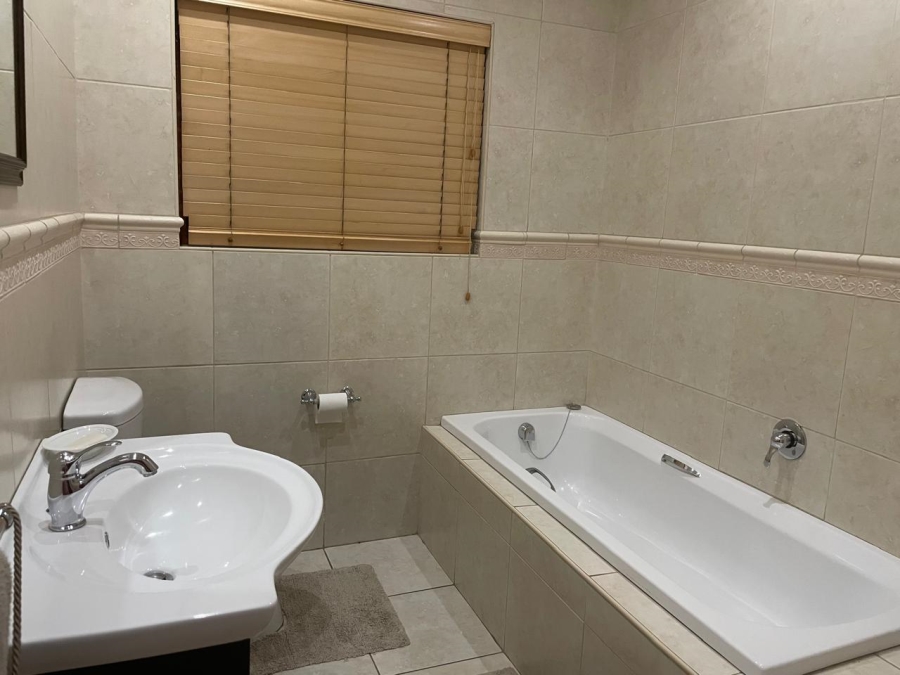 3 Bedroom Property for Sale in Parkhaven Gauteng