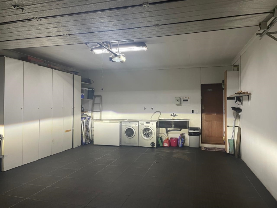 3 Bedroom Property for Sale in Parkhaven Gauteng