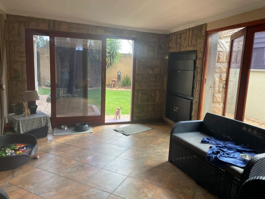 3 Bedroom Property for Sale in Parkhaven Gauteng