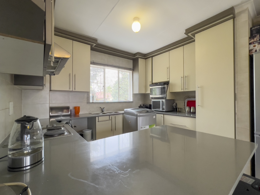 3 Bedroom Property for Sale in Glen Marais Gauteng