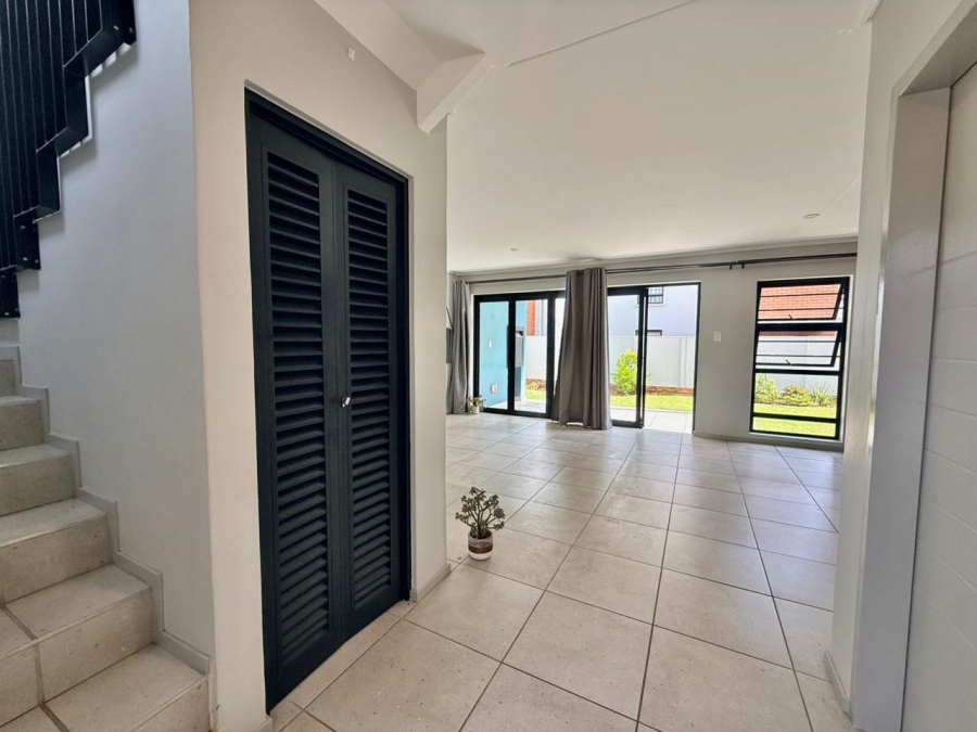 To Let 3 Bedroom Property for Rent in Amberfield Gauteng