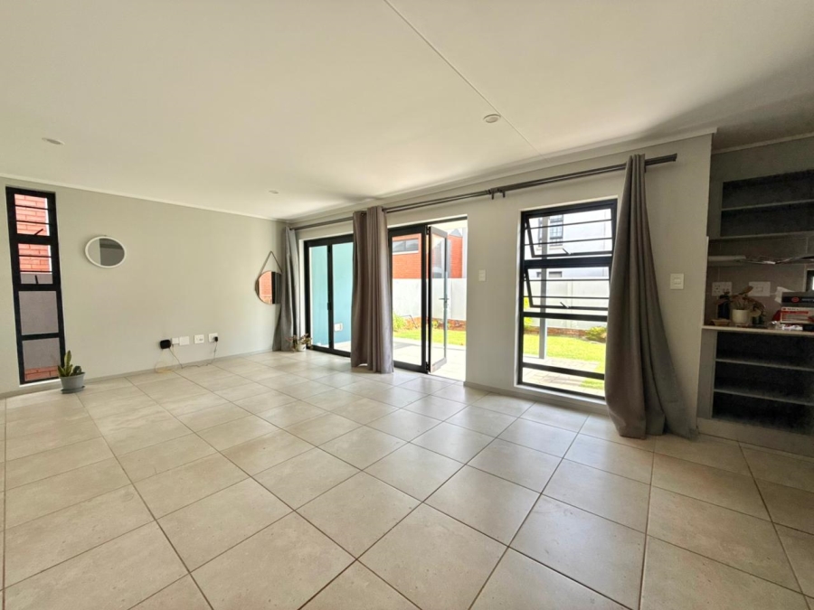 To Let 3 Bedroom Property for Rent in Amberfield Gauteng