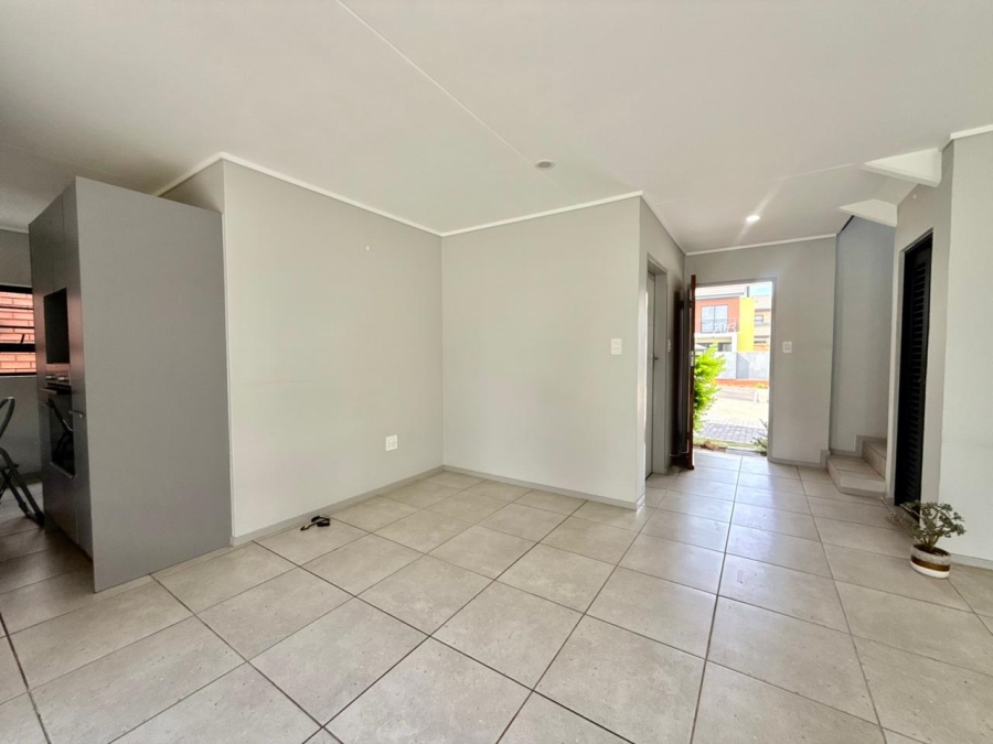 To Let 3 Bedroom Property for Rent in Amberfield Gauteng